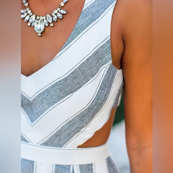 Women’s Size Small High Low Cut Out Vacation Dress Honeymoon White Gray - Picture 9 of 15